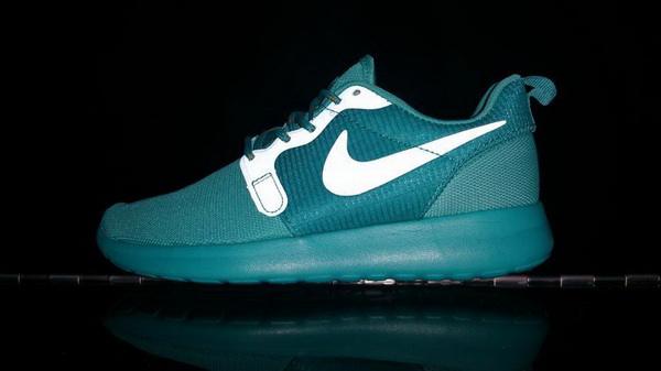 NIKE Roshe Run HYPERFUSE Women--097